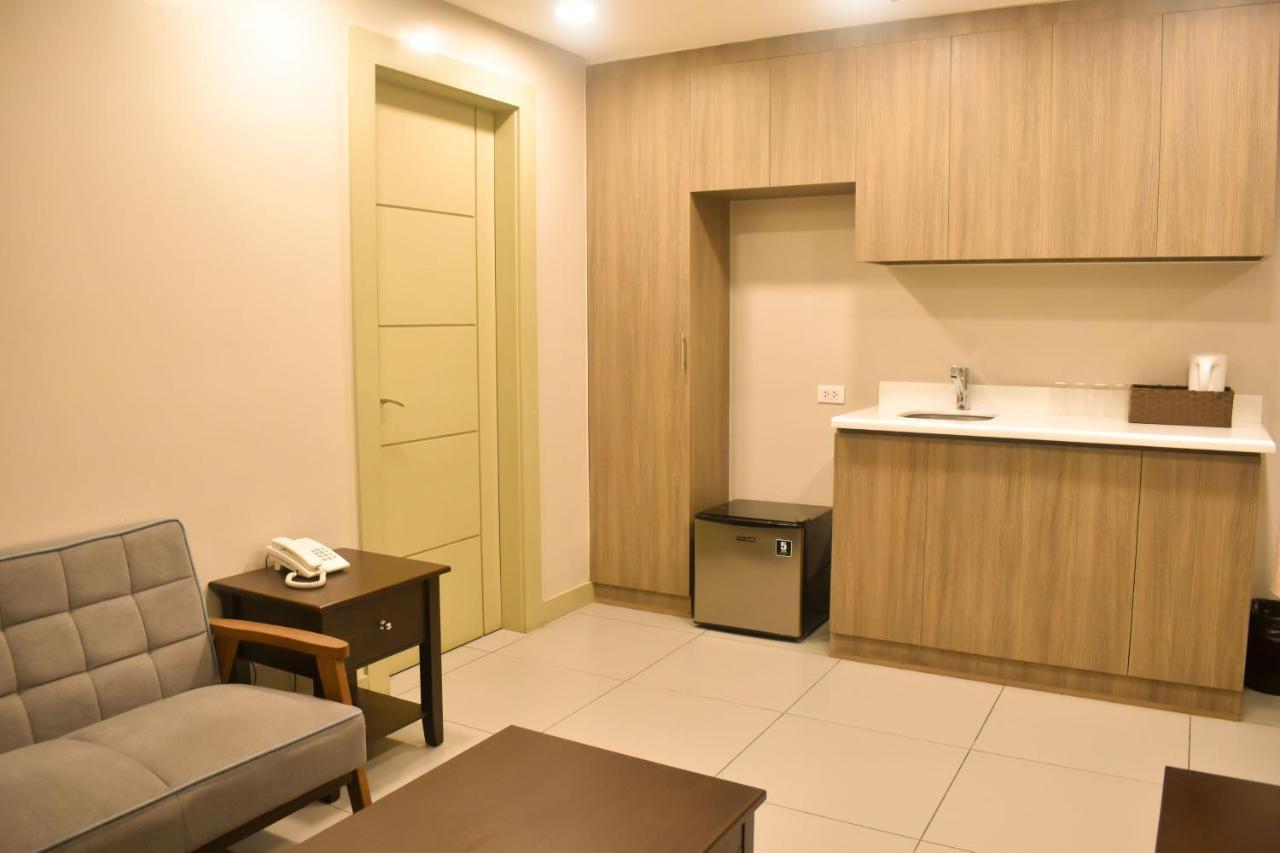 Lelita Hotel - Certified Quarantine Facility Makati City Bagian luar foto